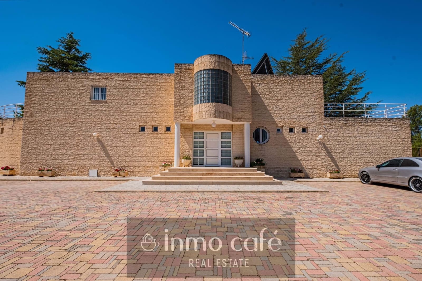 5 bedroom Villa for sale in Villena with pool garage - € 549,000 (Ref: 9650574)