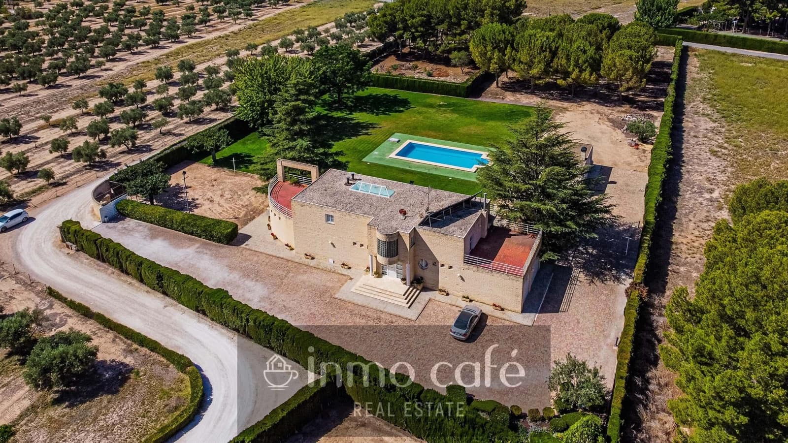 5 bedroom Villa for sale in Villena with pool garage - € 549,000 (Ref: 9650574)