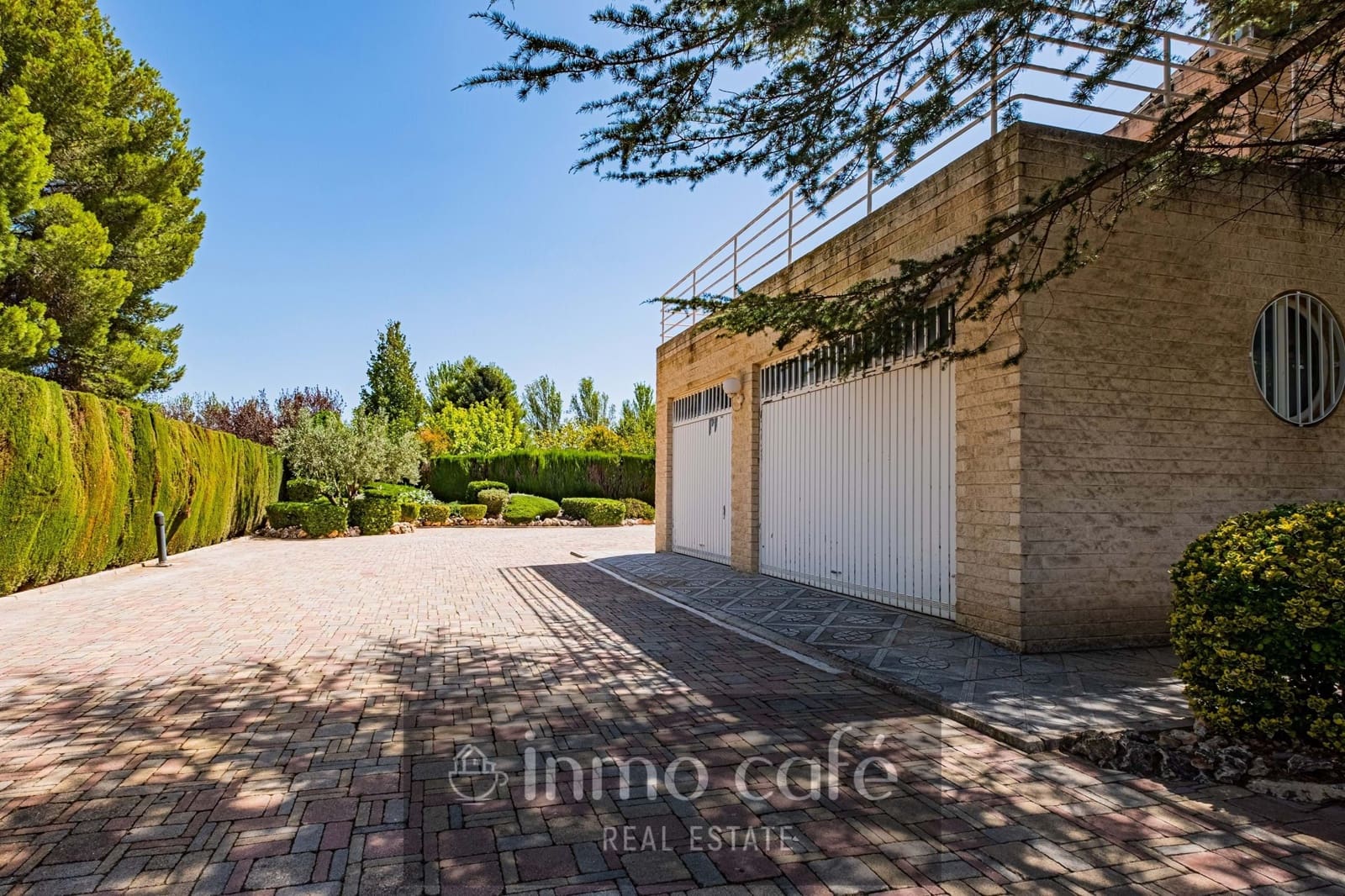 5 bedroom Villa for sale in Villena with pool garage - € 549,000 (Ref: 9650574)