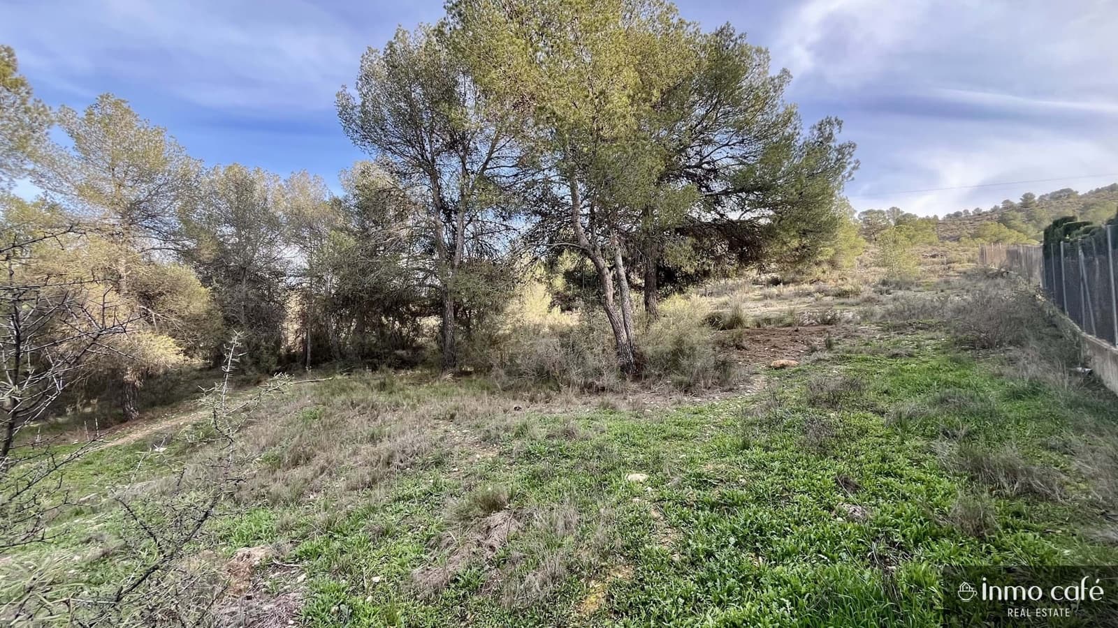 Działka budowlana na sprzedaż w Canada - 79 700 € (Ref: 9786949)