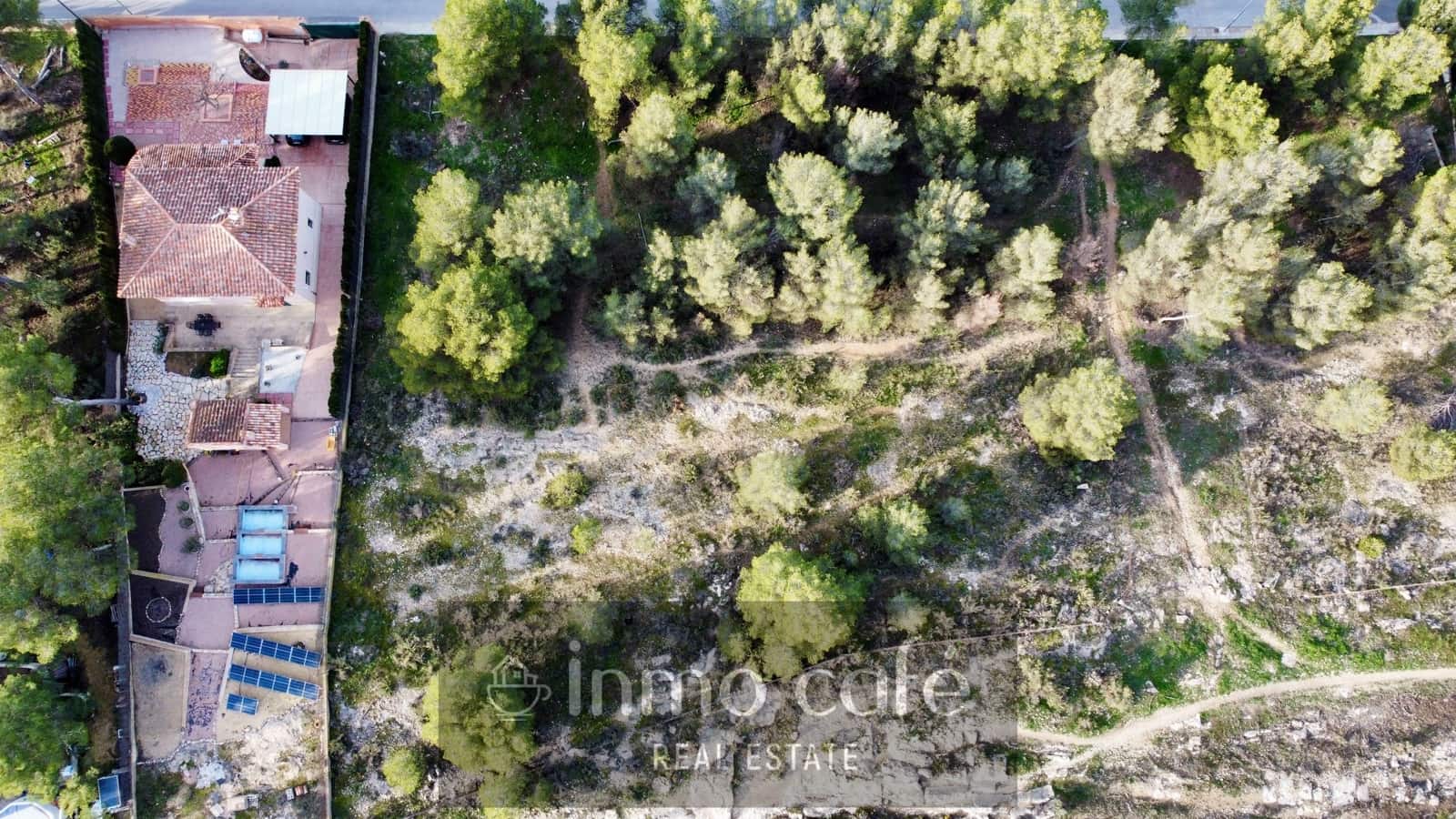 Building Plot for sale in Canada - € 70,000 (Ref: 9786949)