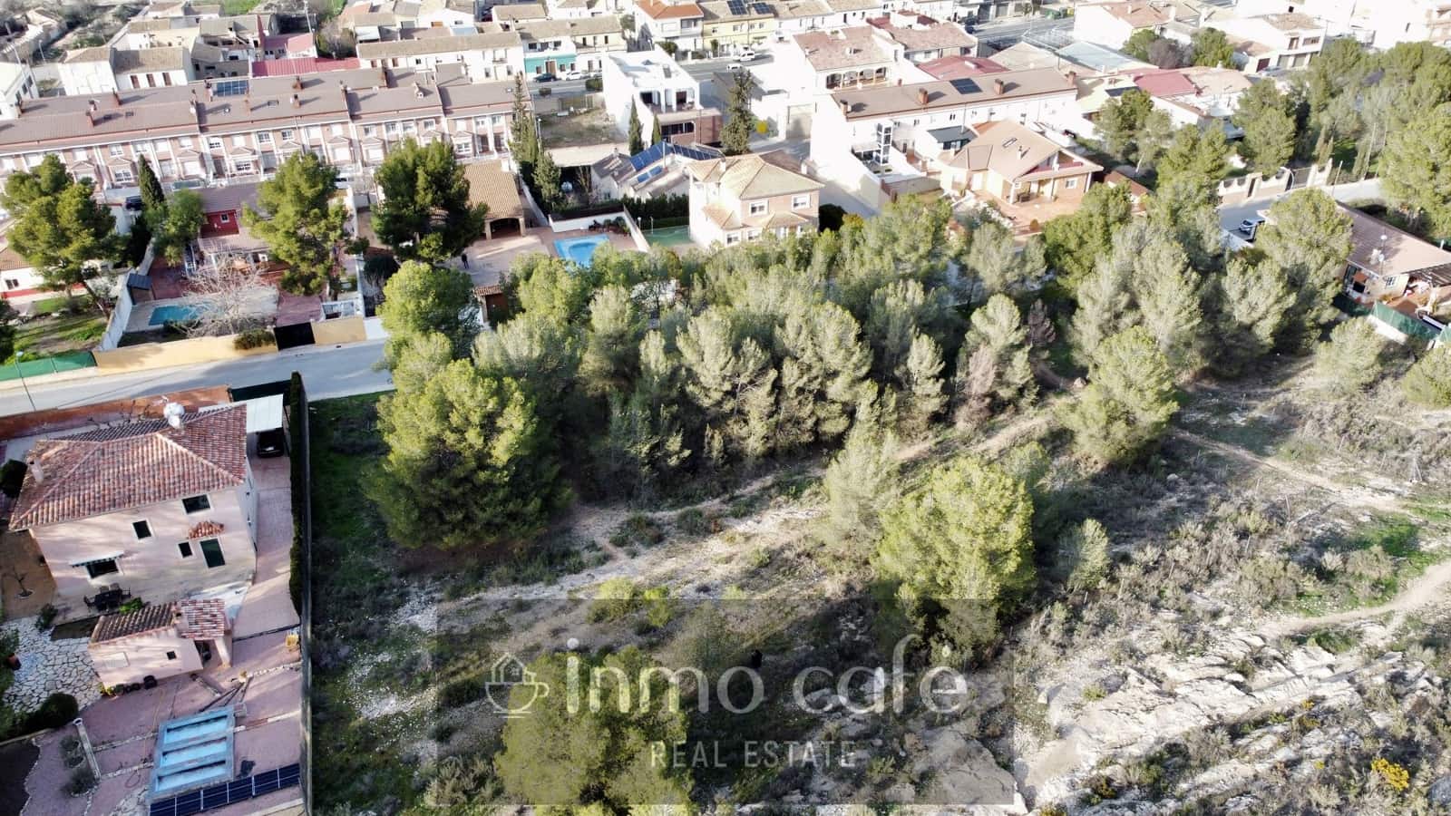 Building Plot for sale in Canada - € 70,000 (Ref: 9786949)
