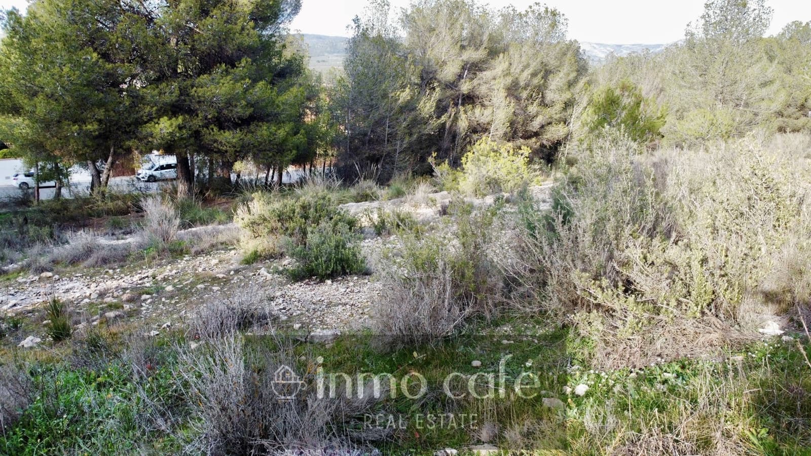 Building Plot for sale in Canada - € 70,000 (Ref: 9786949)