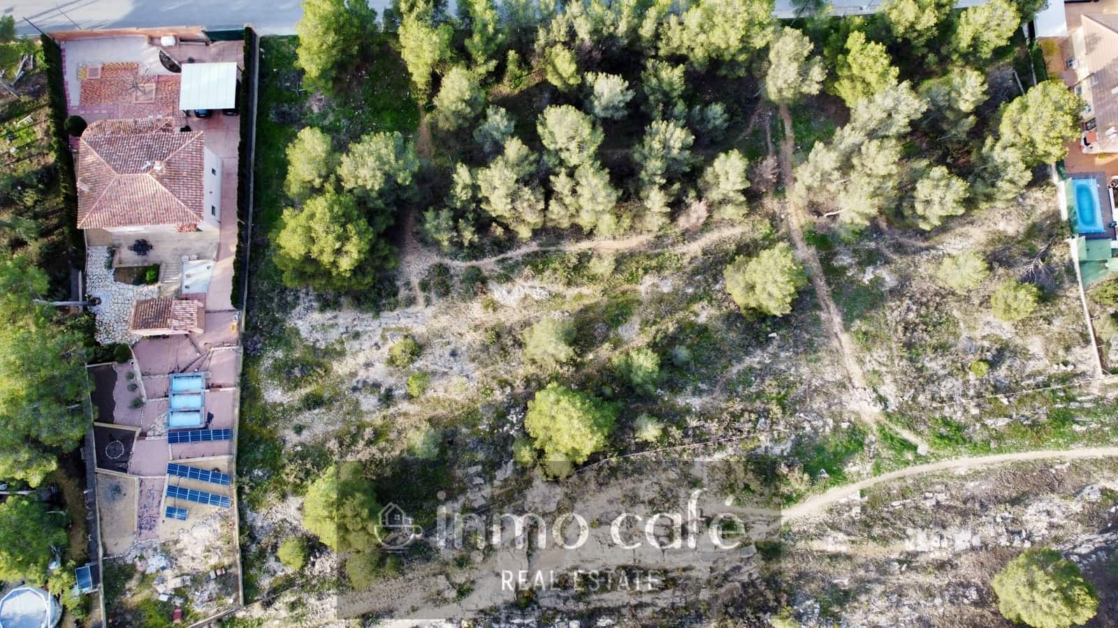 Building Plot for sale in Canada - € 61,000 (Ref: 9786950)