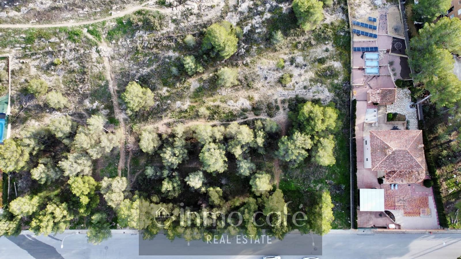 Building Plot for sale in Canada - € 61,000 (Ref: 9786950)