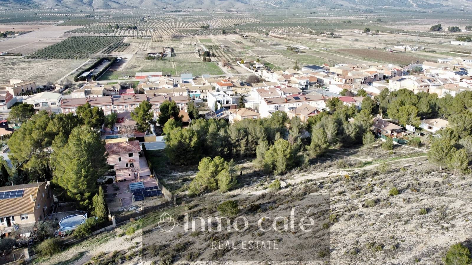 Building Plot for sale in Canada - € 61,000 (Ref: 9786950)