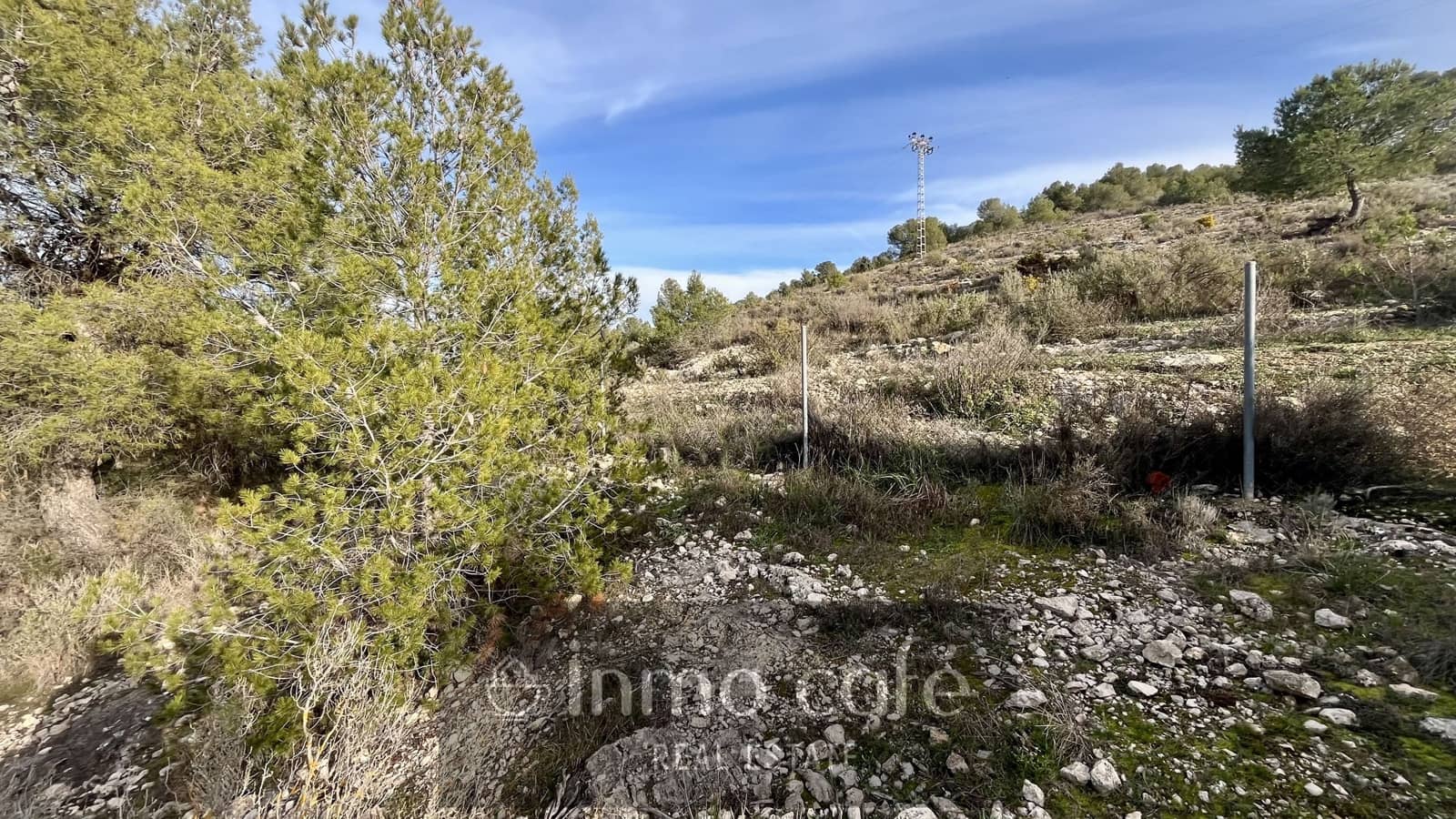 Building Plot for sale in Canada - € 61,000 (Ref: 9786950)