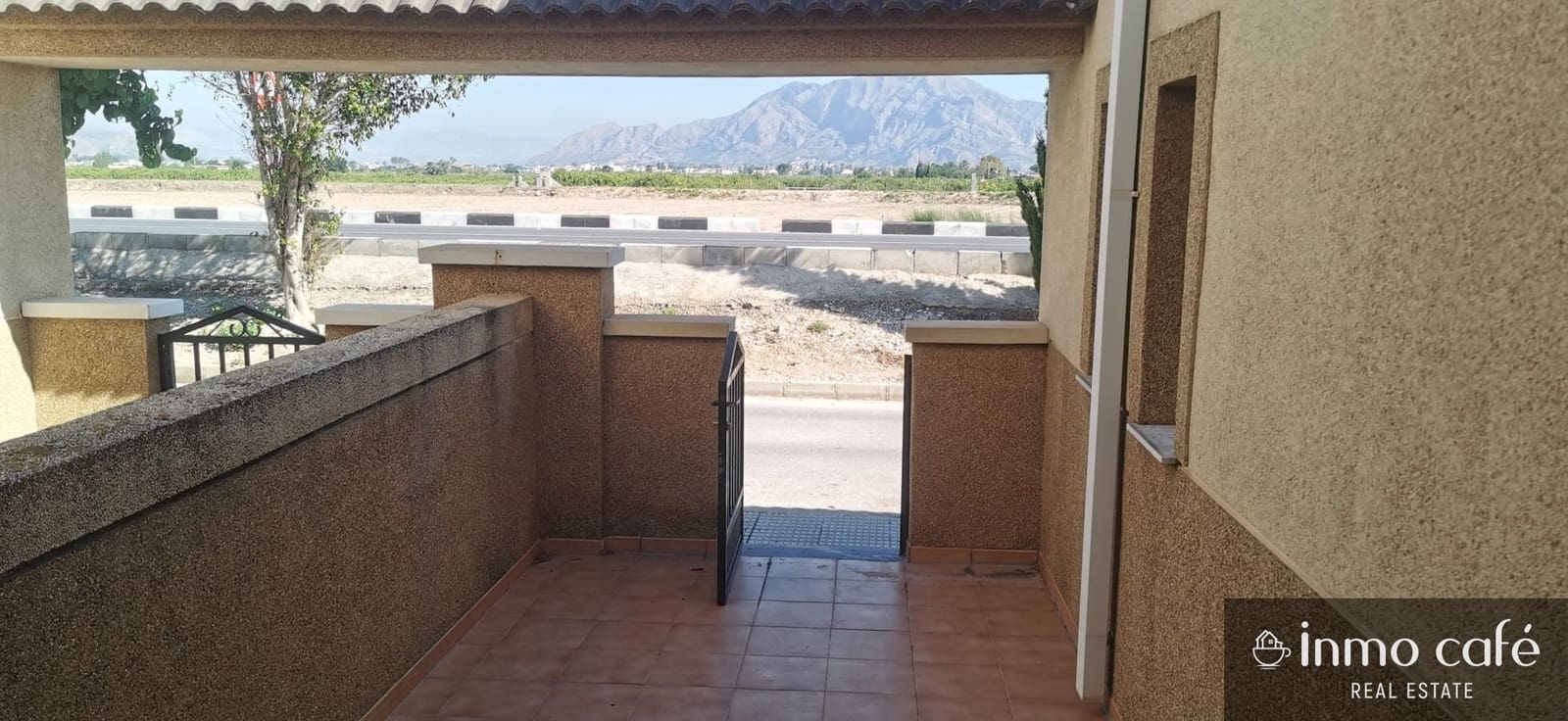 3 slaapkamer Halfvrijstaande villa te huur in Bigastro met garage - € 900 (Ref: 9786953)