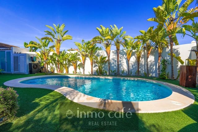 4 soverom Villa til salgs i Torre de la Horadada, Pilar de la Horadada med svømmebasseng garasje - € 895 000 (Ref: 9825623)