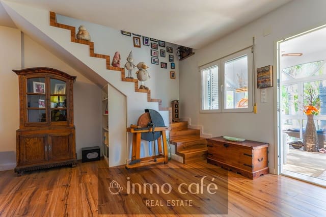 4 soverom Villa til salgs i Torre de la Horadada, Pilar de la Horadada med svømmebasseng garasje - € 895 000 (Ref: 9825623)