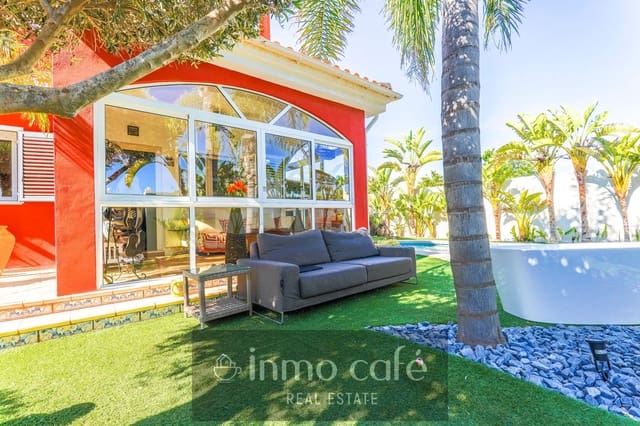 4 soverom Villa til salgs i Torre de la Horadada, Pilar de la Horadada med svømmebasseng garasje - € 895 000 (Ref: 9825623)