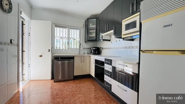 4 soverom Hus til salgs i Orihuela Costa, Orihuela med svømmebasseng garasje - € 280 000 (Ref: 9838471)