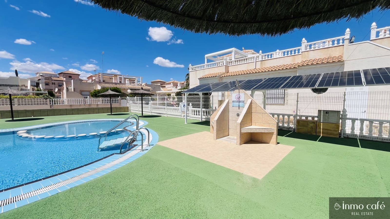4 makuuhuone Omakotitalo myytävänä paikassa Orihuela Costa mukana uima-altaan 
autotalli - 280 000 € (Ref: 9838471)