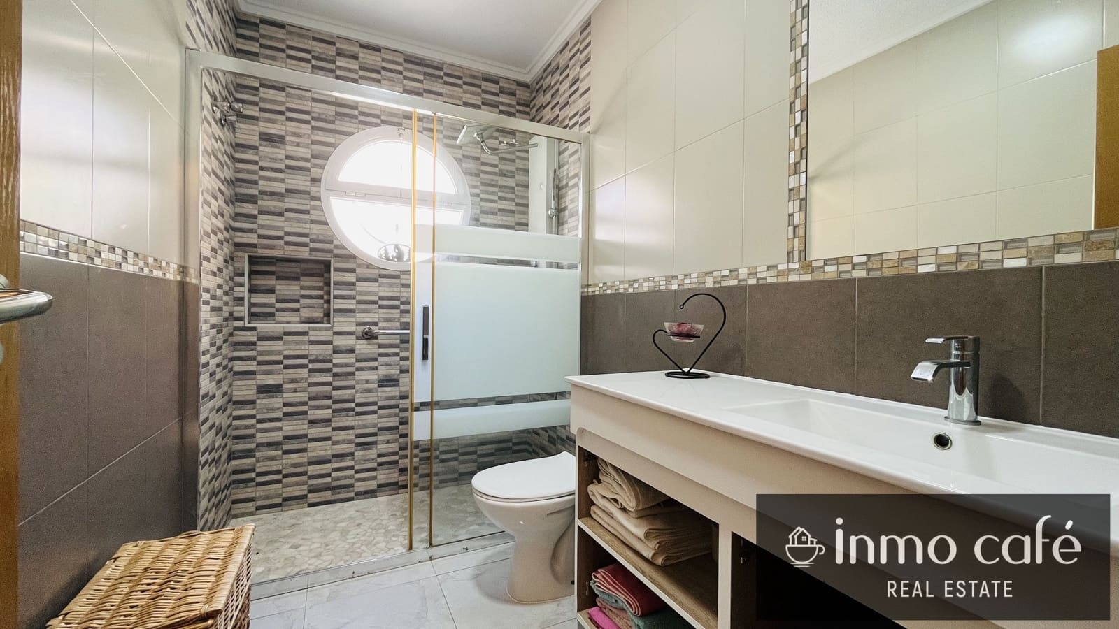 4 bedroom Townhouse for sale in Orihuela Costa with pool garage - € 280,000 (Ref: 9838471)