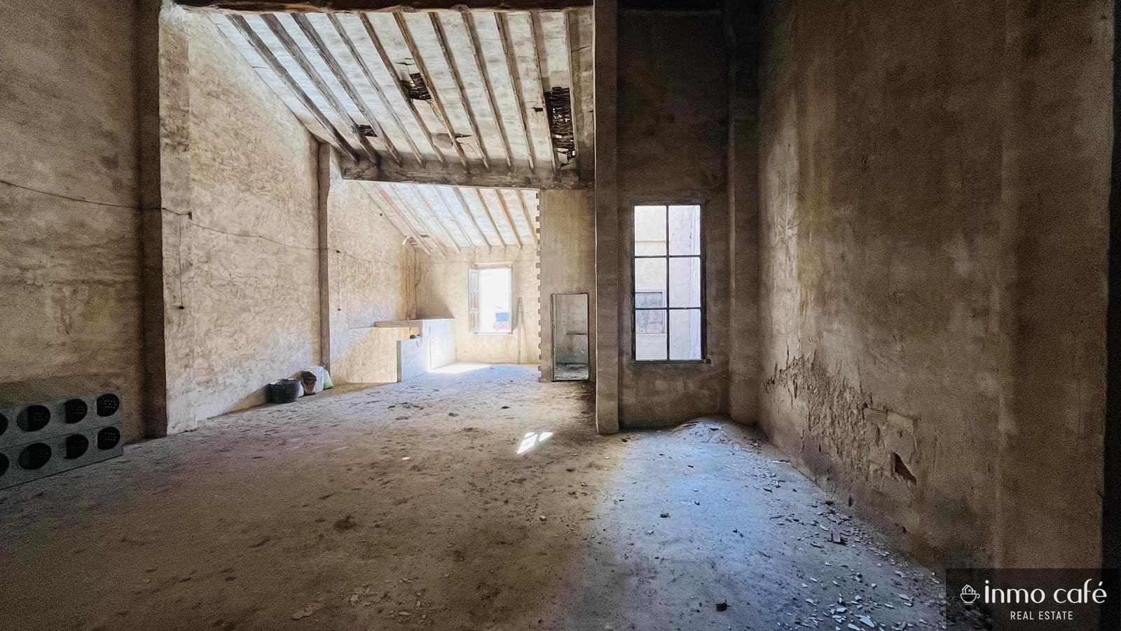 Townhouse for sale in Villena - € 185,000 (Ref: 9844439)