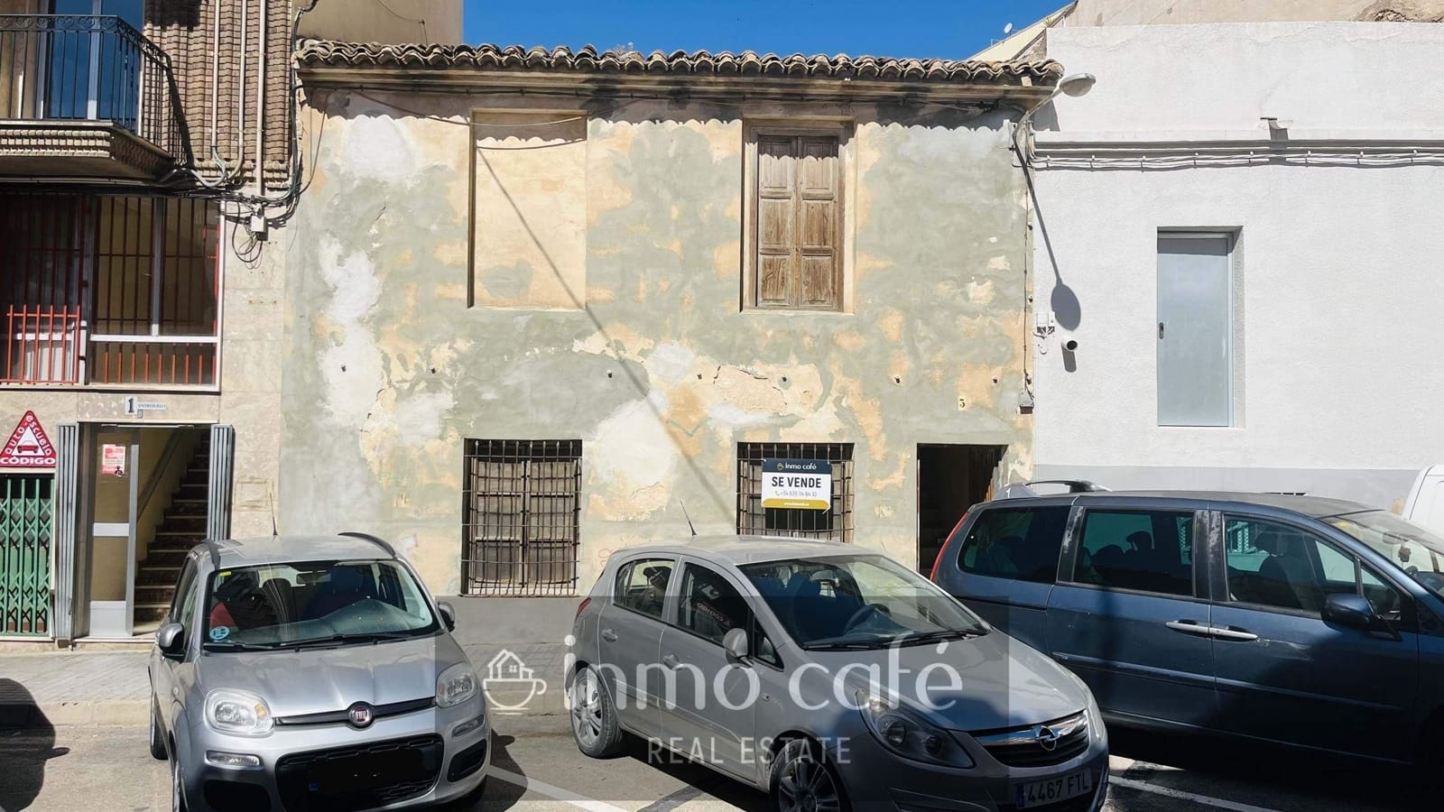 Townhouse for sale in Villena - € 185,000 (Ref: 9844439)