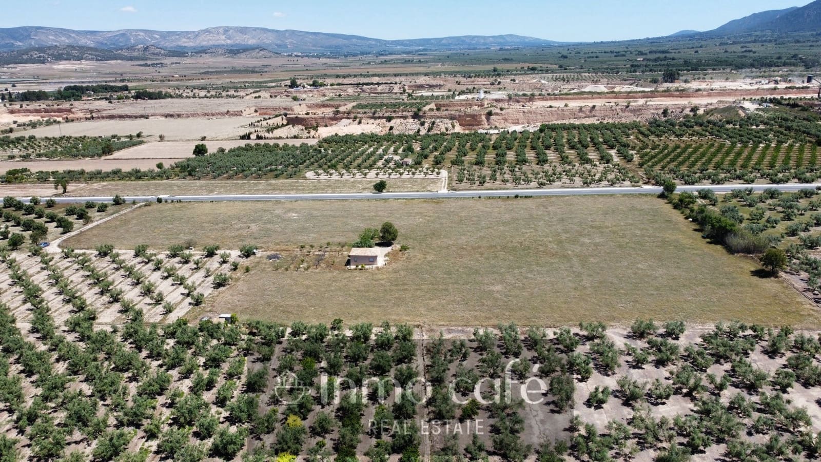 Mark till salu i Biar - 95 000 € (Ref: 9844786)