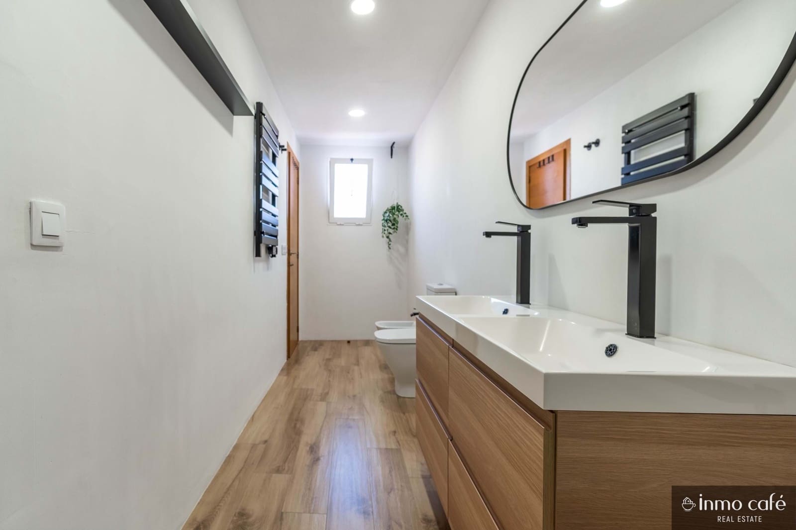3 bedroom Townhouse for sale in Sellent with garage - € 180,000 (Ref: 9848187)