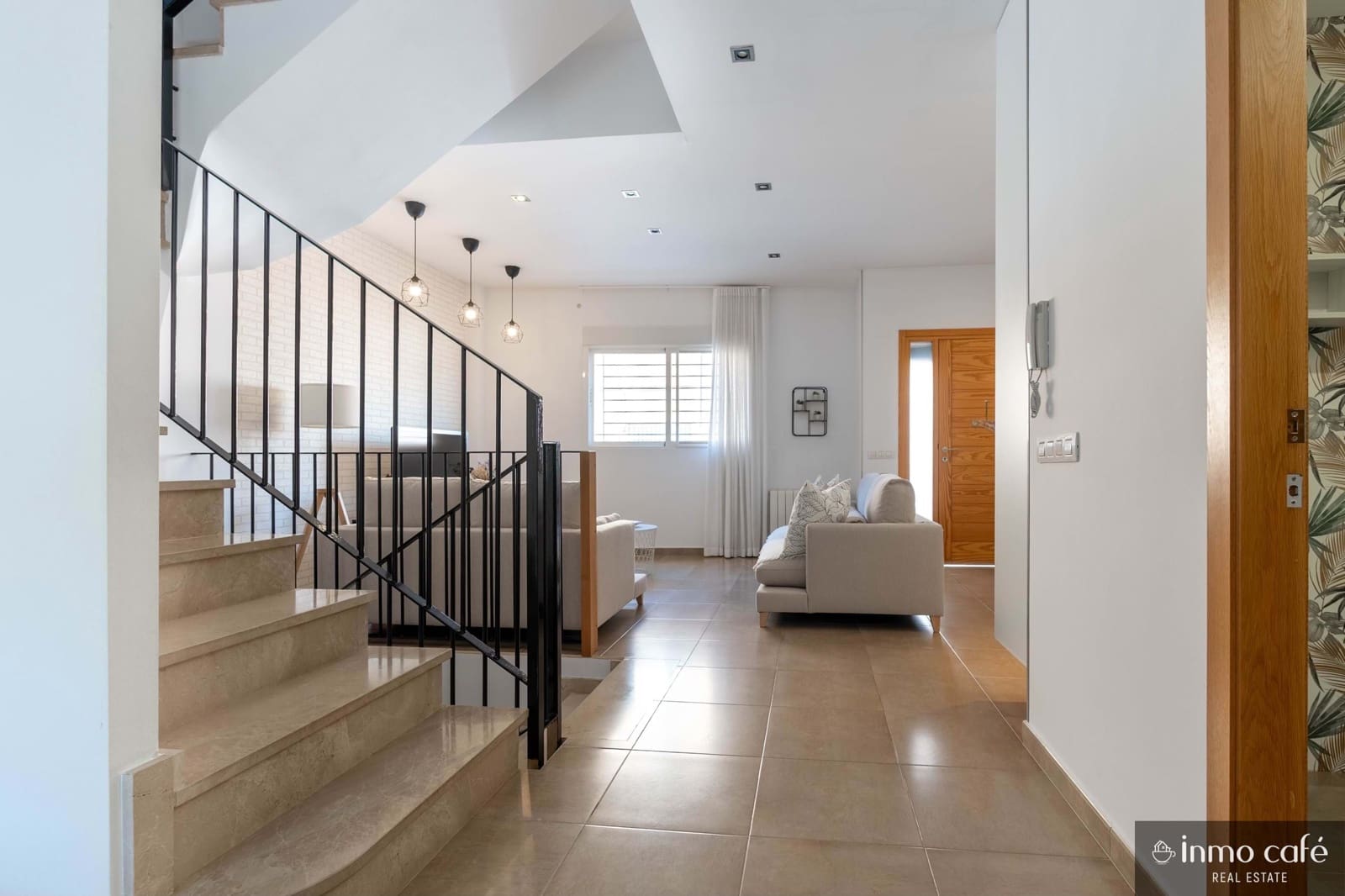 3 bedroom Townhouse for sale in Sellent with garage - € 180,000 (Ref: 9848187)