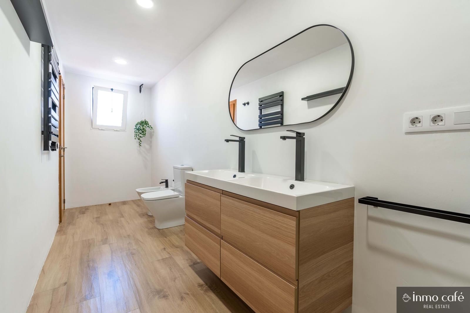 3 bedroom Townhouse for sale in Sellent with garage - € 180,000 (Ref: 9848187)