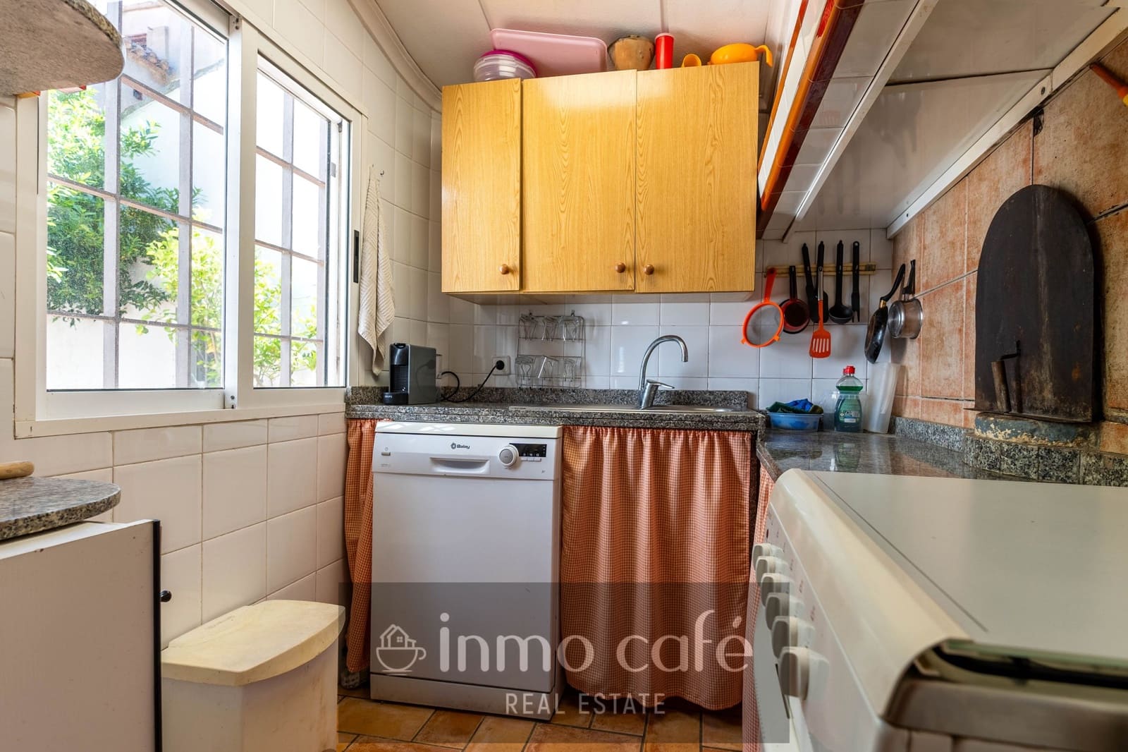 4 bedroom Finca/Country House for sale in Fontanars dels Alforins - € 2,200,000 (Ref: 9866173)
