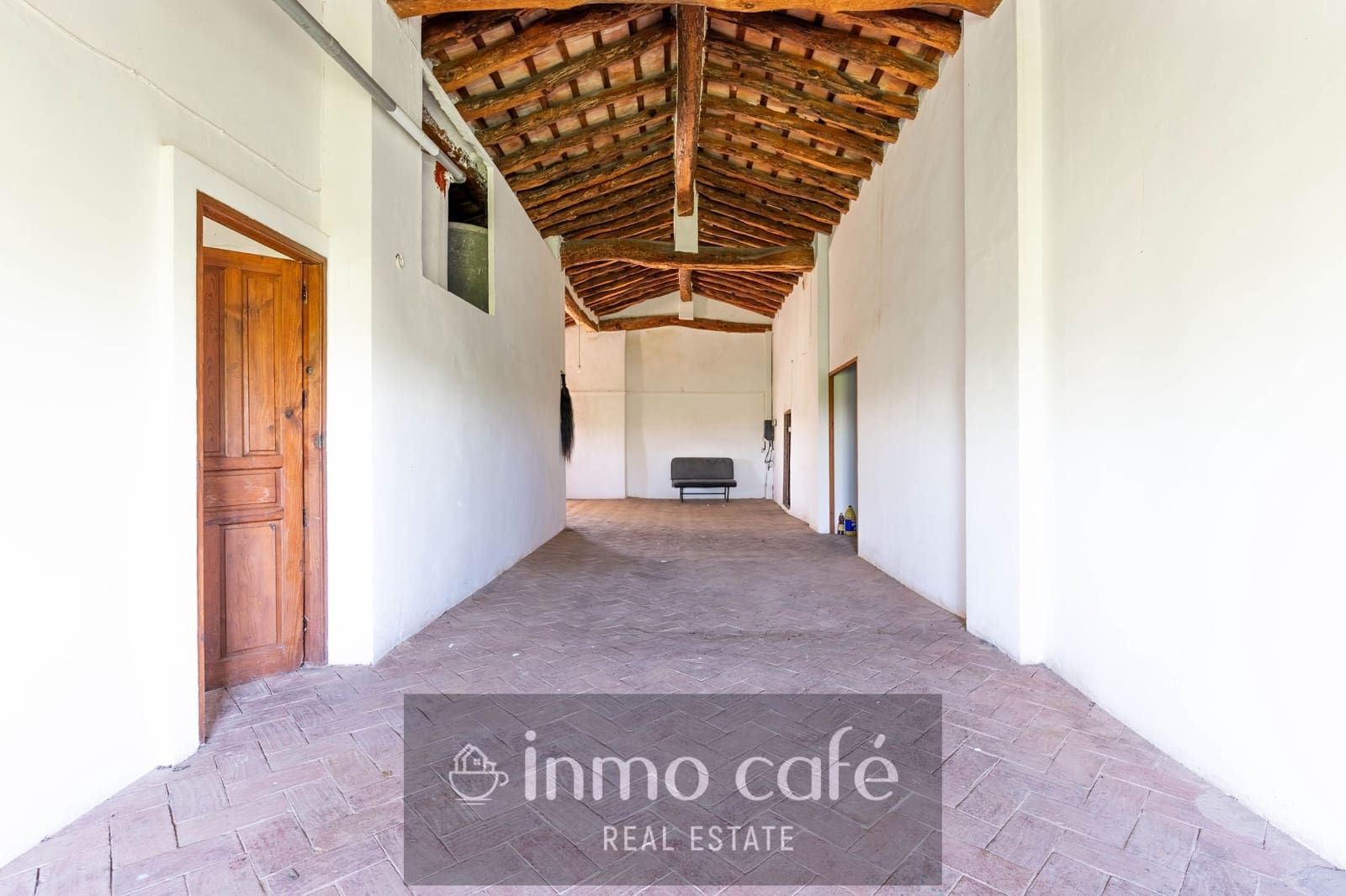 4 bedroom Finca/Country House for sale in Fontanars dels Alforins - € 2,200,000 (Ref: 9866173)