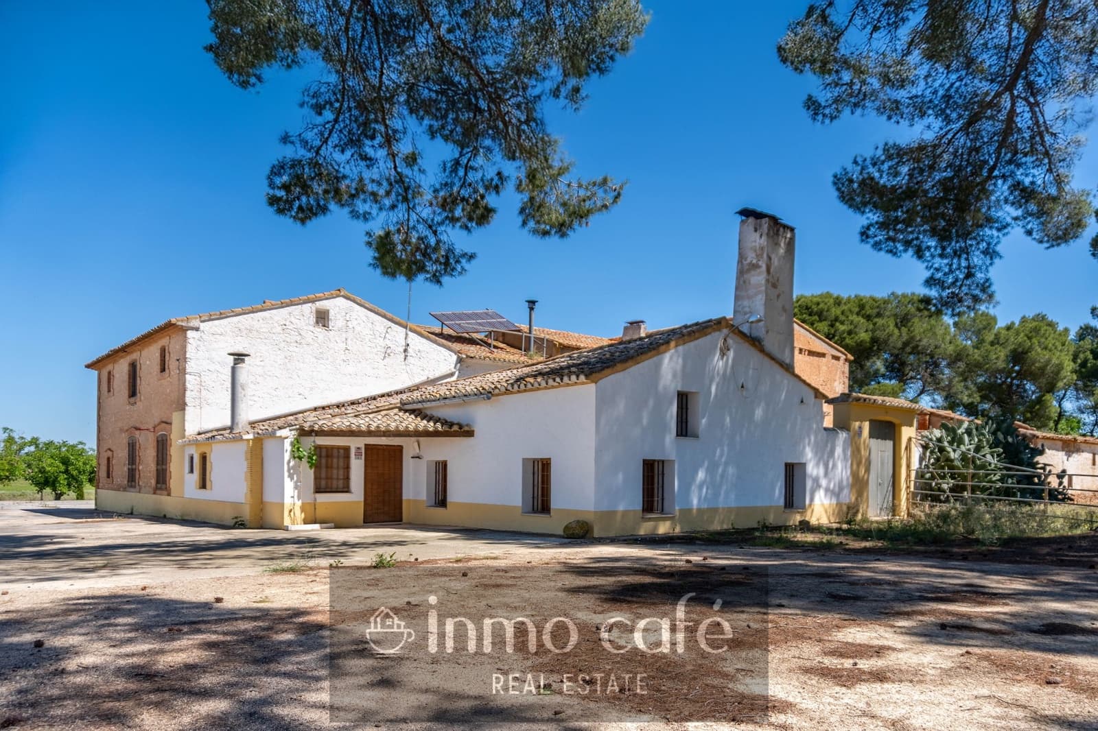 4 bedroom Finca/Country House for sale in Fontanars dels Alforins - € 2,200,000 (Ref: 9866173)