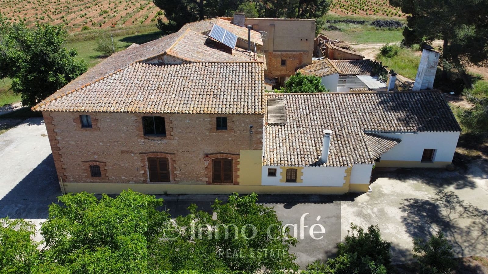 4 bedroom Finca/Country House for sale in Fontanars dels Alforins - € 2,200,000 (Ref: 9866173)