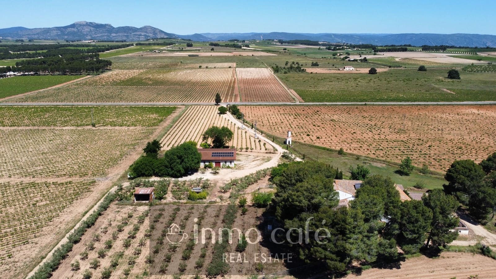4 bedroom Finca/Country House for sale in Fontanars dels Alforins - € 2,200,000 (Ref: 9866173)