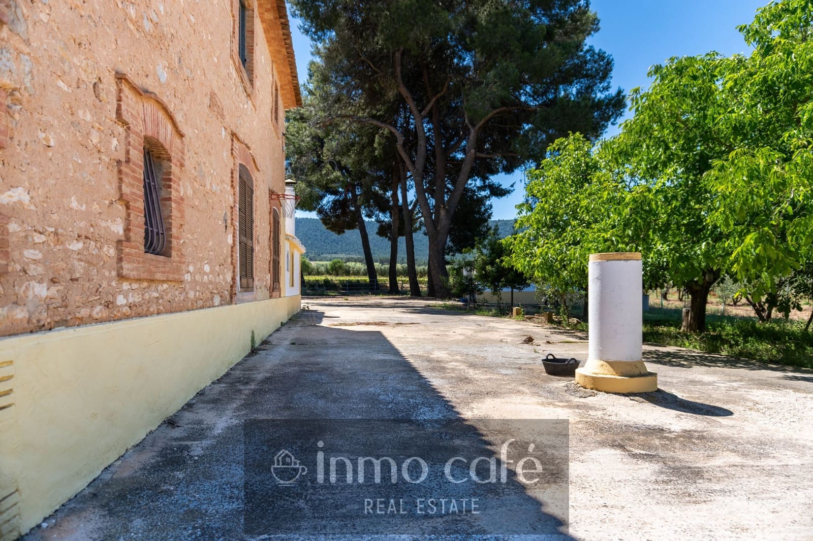 4 bedroom Finca/Country House for sale in Fontanars dels Alforins - € 2,200,000 (Ref: 9866173)
