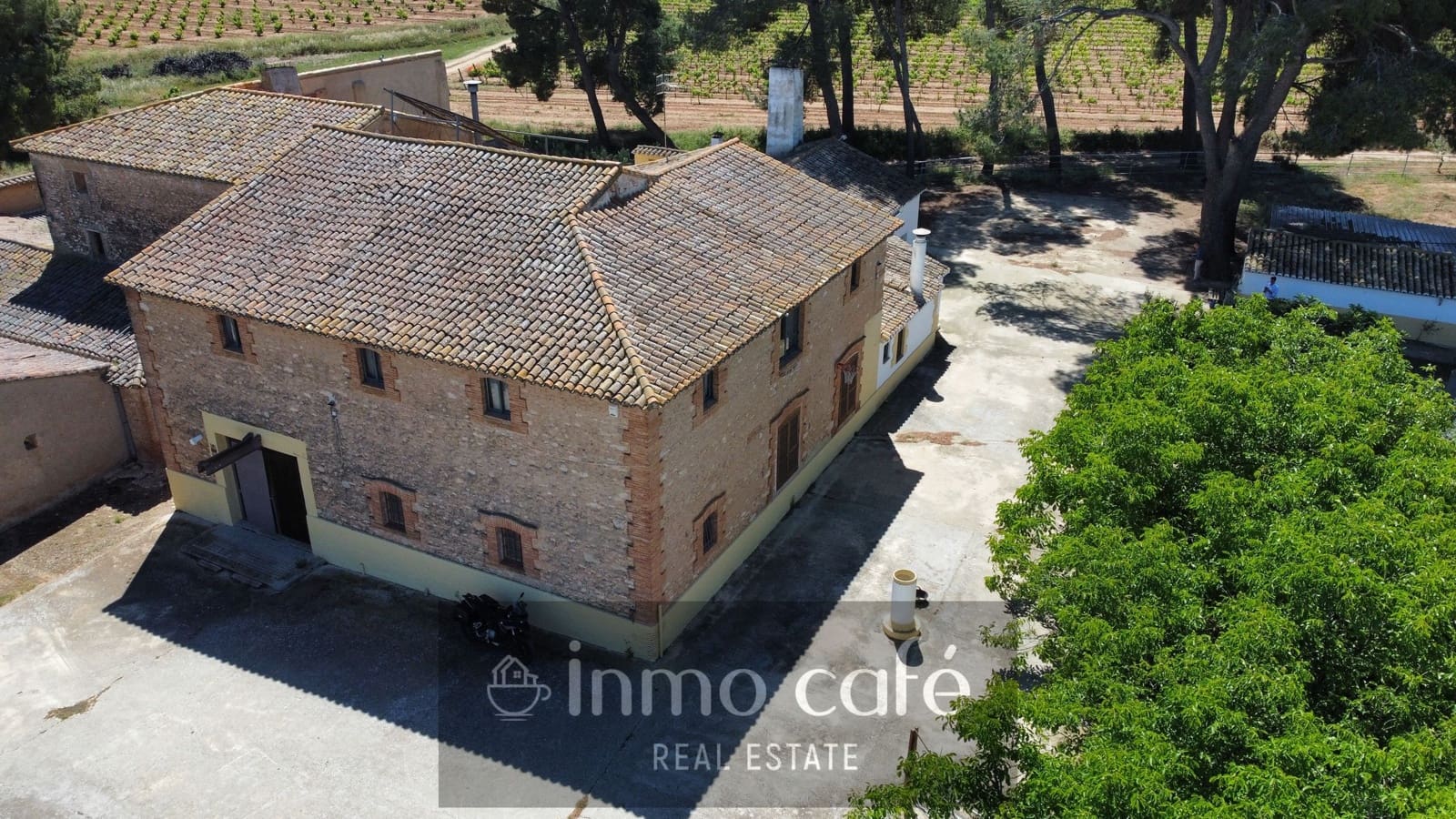 4 bedroom Finca/Country House for sale in Fontanars dels Alforins - € 2,200,000 (Ref: 9866173)