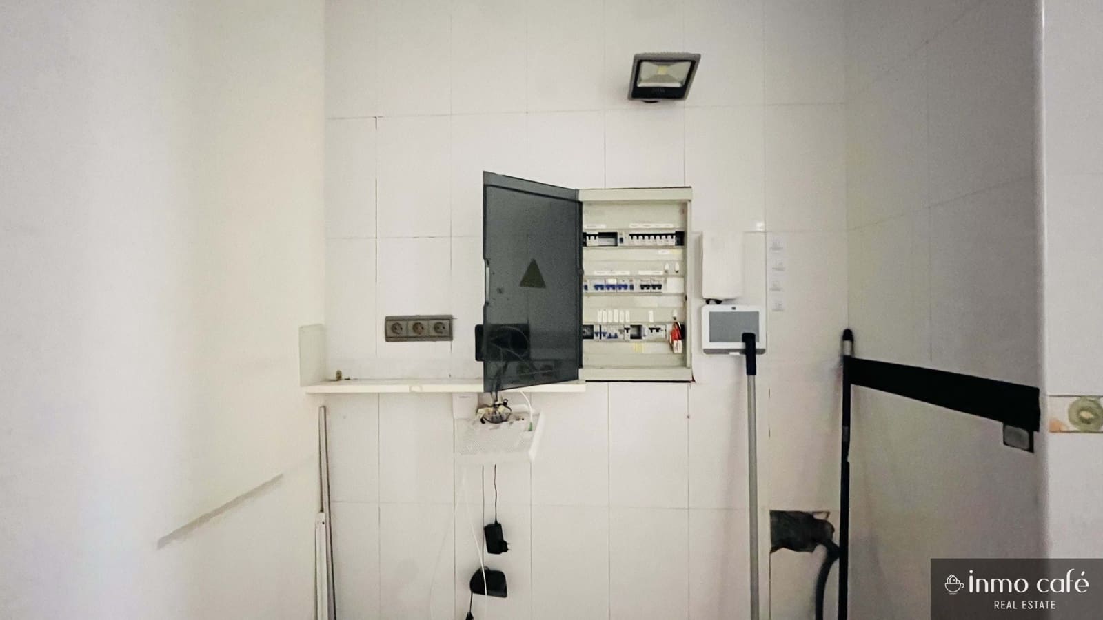 Local Commercial à louer à Villena - 1 500 € (Ref: 9898569)
