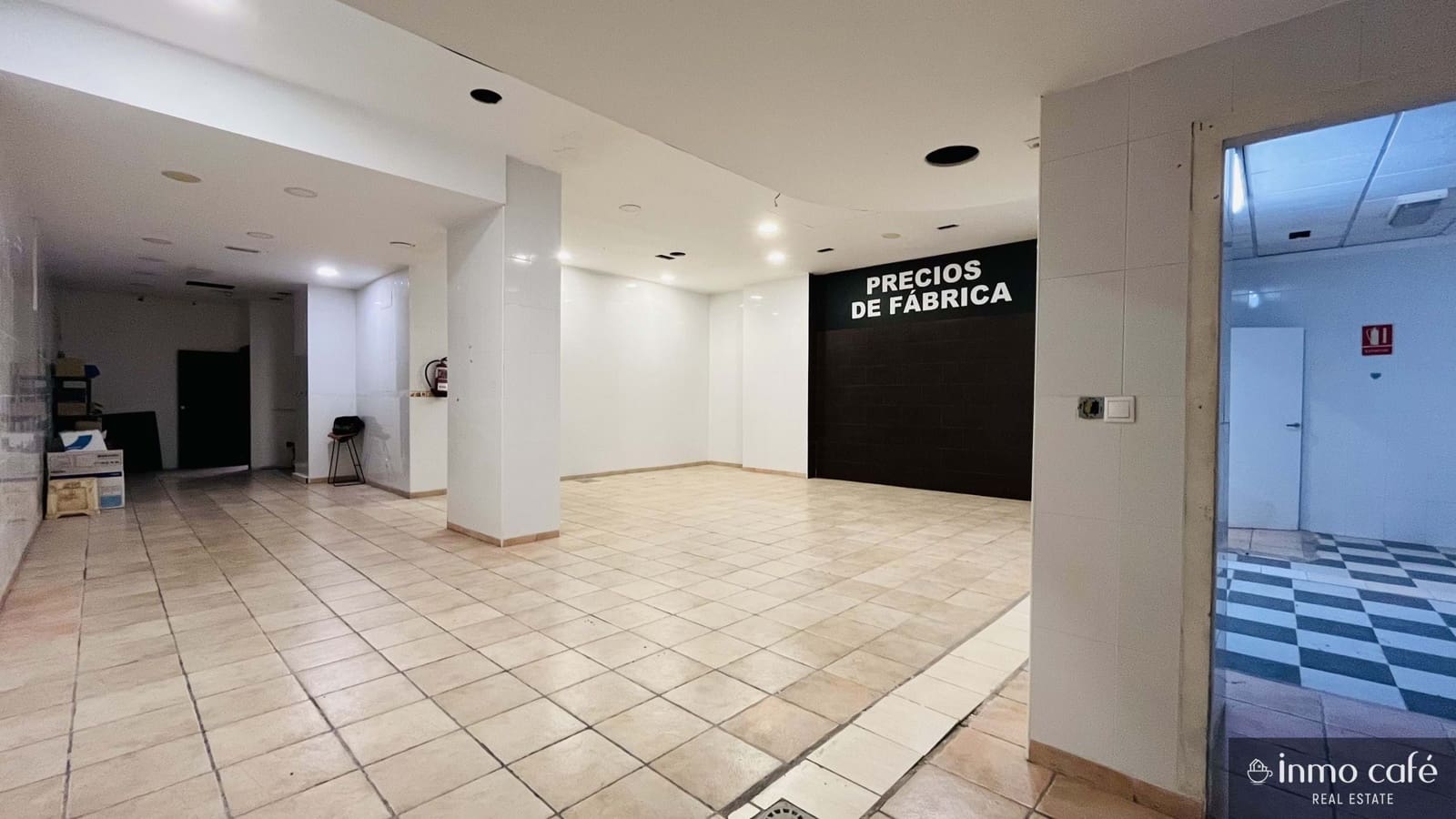 Local Commercial à louer à Villena - 1 500 € (Ref: 9898569)