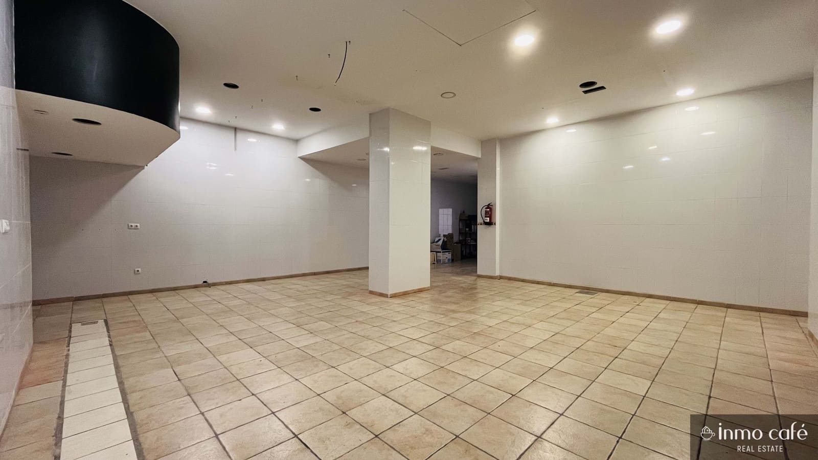 Local Commercial à louer à Villena - 1 500 € (Ref: 9898569)