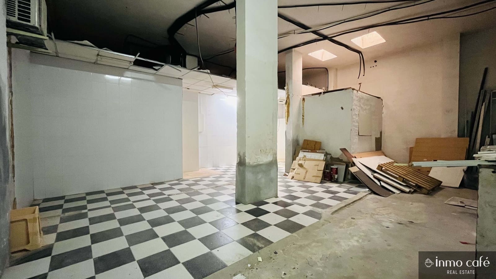 Local Commercial à louer à Villena - 1 500 € (Ref: 9898569)