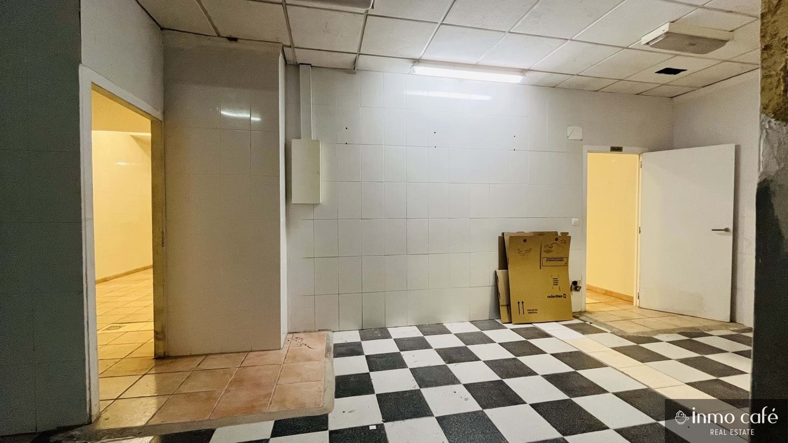 Local Commercial à louer à Villena - 1 500 € (Ref: 9898569)