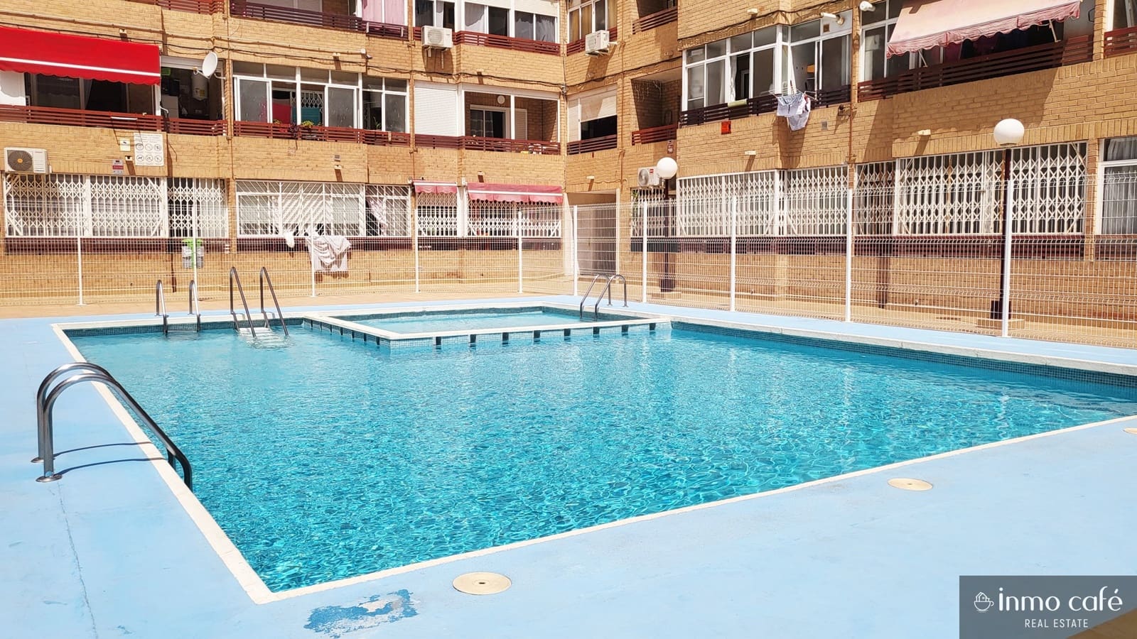 1 soverom Leilighet til salgs i Torrevieja med svømmebasseng - € 127 000 (Ref: 9914019)