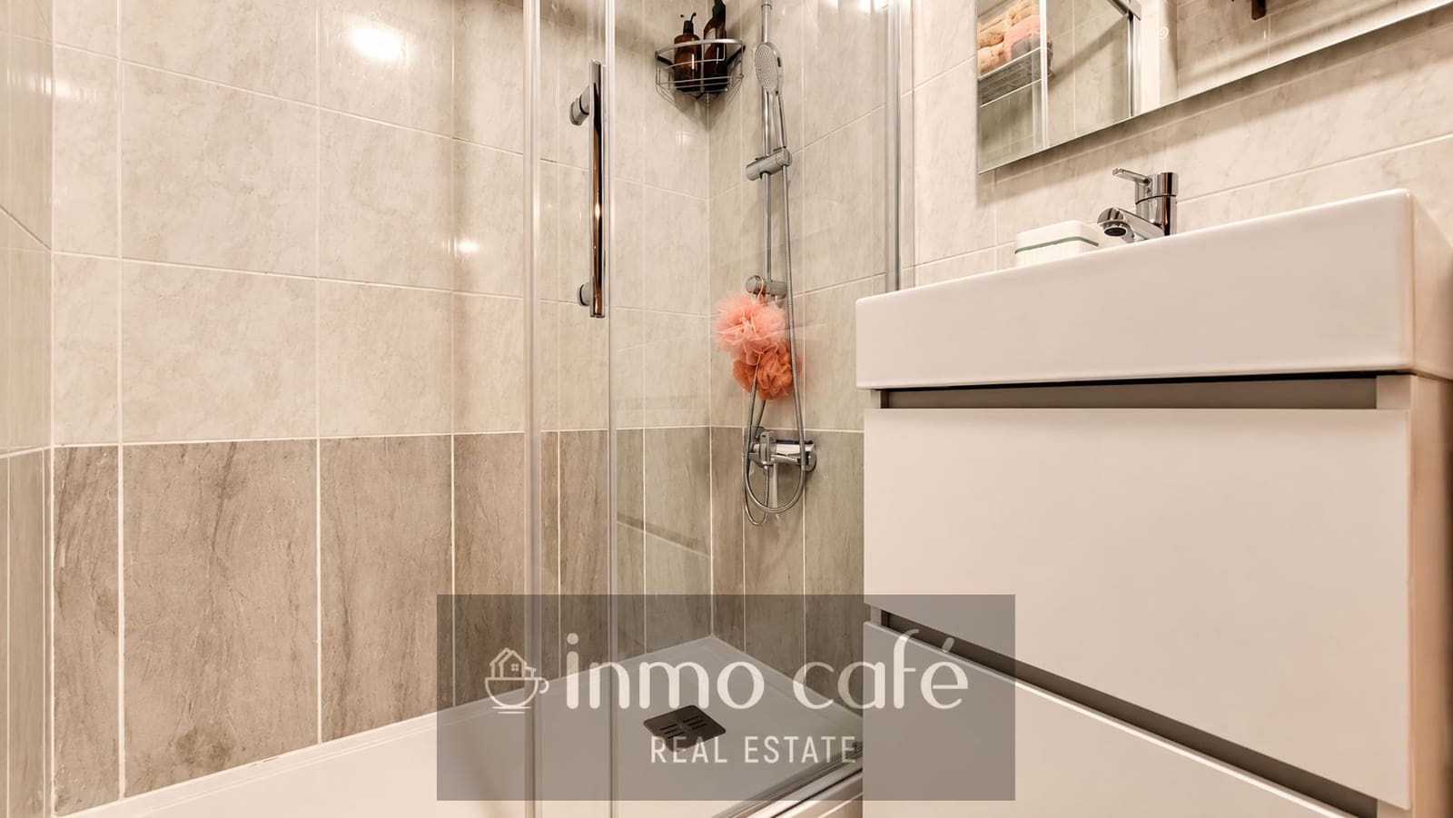 1 bedroom Apartment for sale in Torrevieja with pool - € 127,000 (Ref: 9914019)