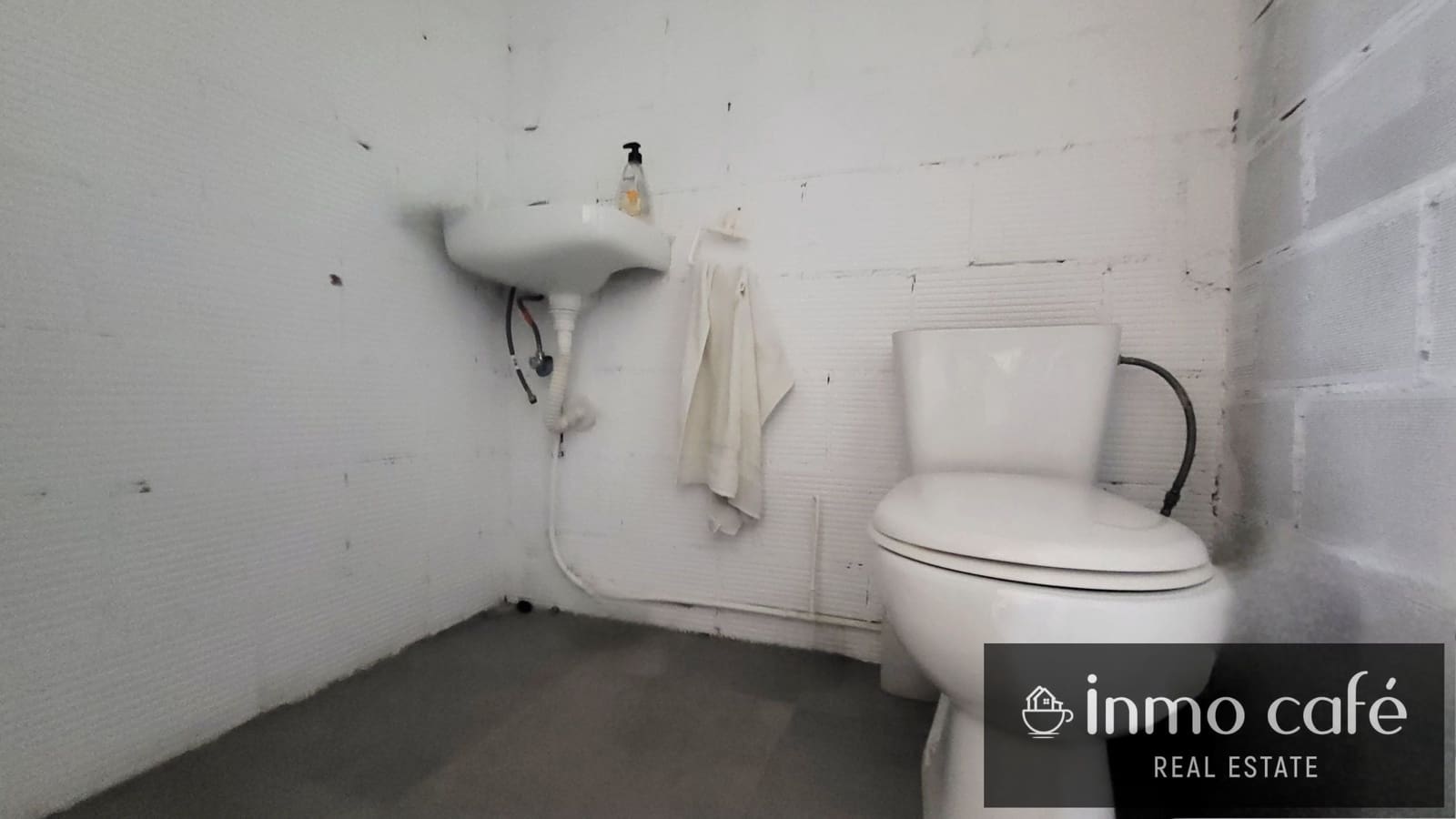 Erhverv til salg i Alicante by - € 45.000 (Ref: 9978005)