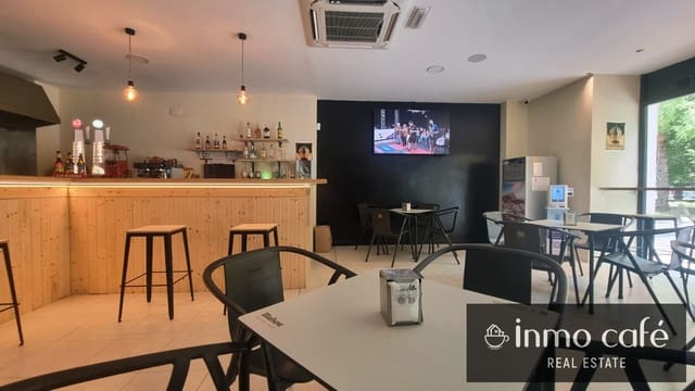 Kommersiell til salgs i Alicante by med garasje - € 130 000 (Ref: 9979158)