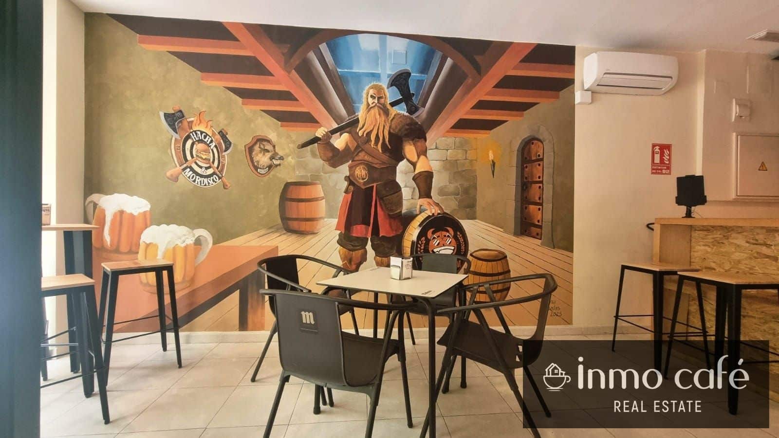 Kommersiell til salgs i Alicante by med garasje - € 130 000 (Ref: 9979158)