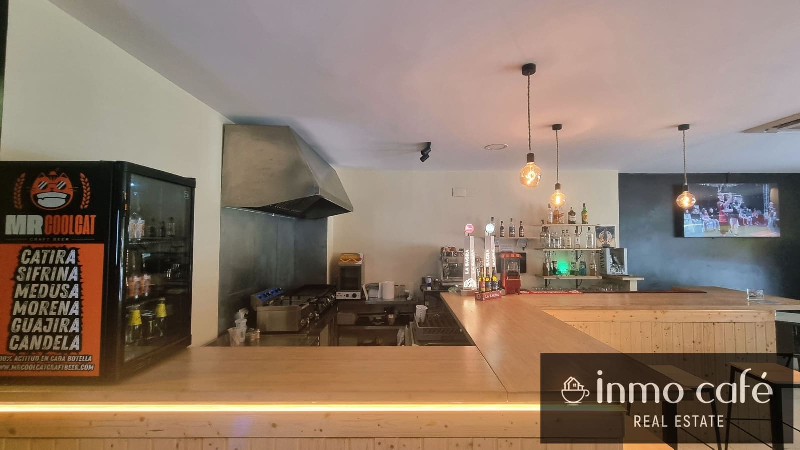 Kommersiell til salgs i Alicante by med garasje - € 130 000 (Ref: 9979158)