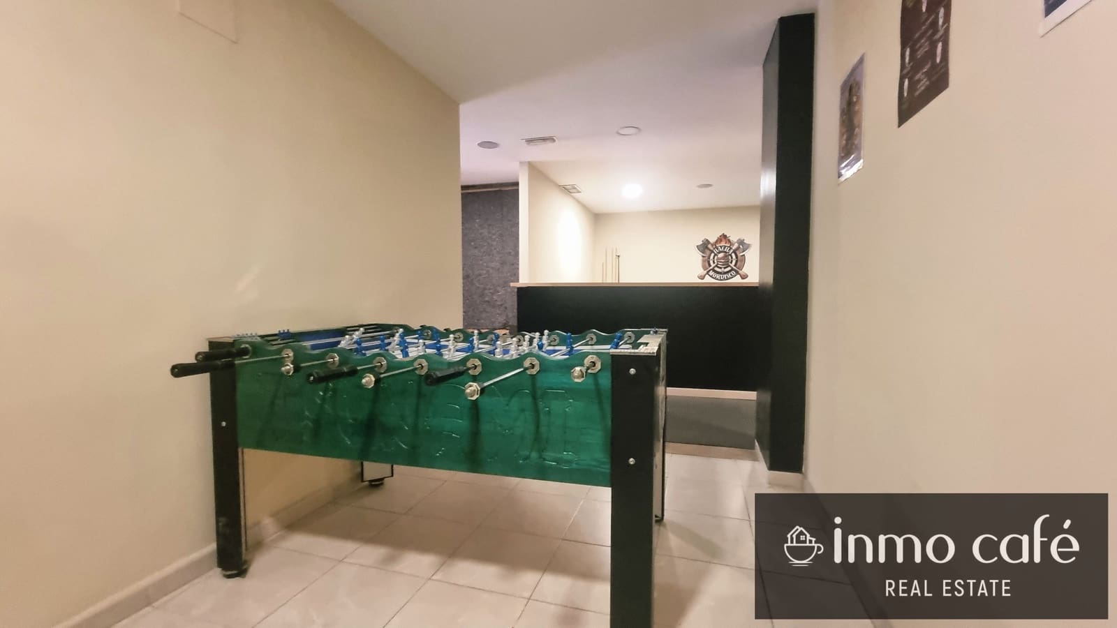 Kommersiell til salgs i Alicante by med garasje - € 130 000 (Ref: 9979158)