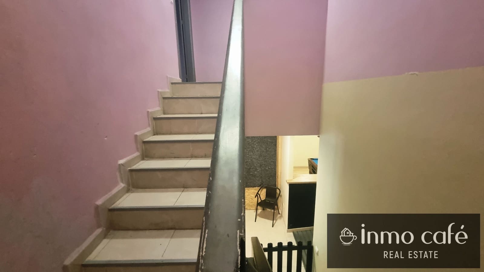 Kommersiell til salgs i Alicante by med garasje - € 130 000 (Ref: 9979158)