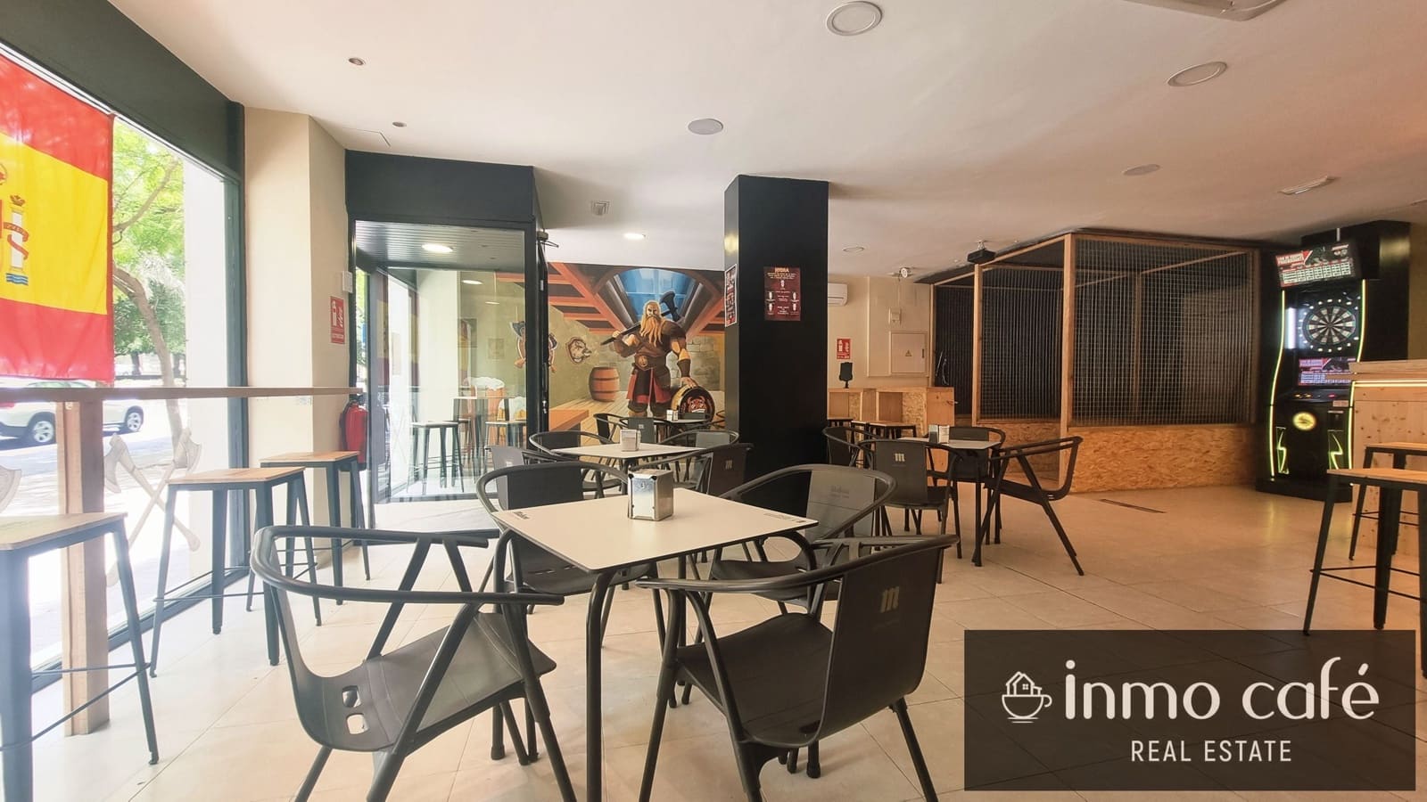 Kommersiell til salgs i Alicante by med garasje - € 130 000 (Ref: 9979158)