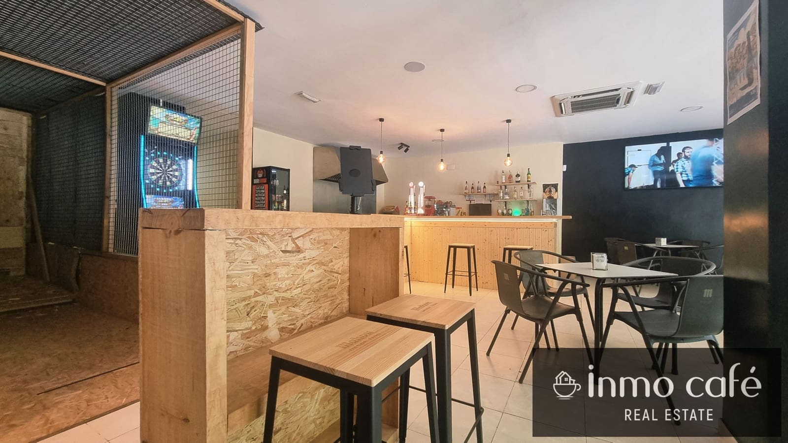 Kommersiell til salgs i Alicante by med garasje - € 130 000 (Ref: 9979158)