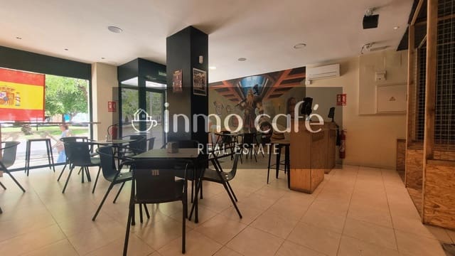 Kommersiell til salgs i Alicante by med garasje - € 123 000 (Ref: 9979158)