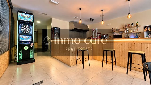 Commercieel te koop in Alicante stad met garage - € 123.000 (Ref: 9979158)