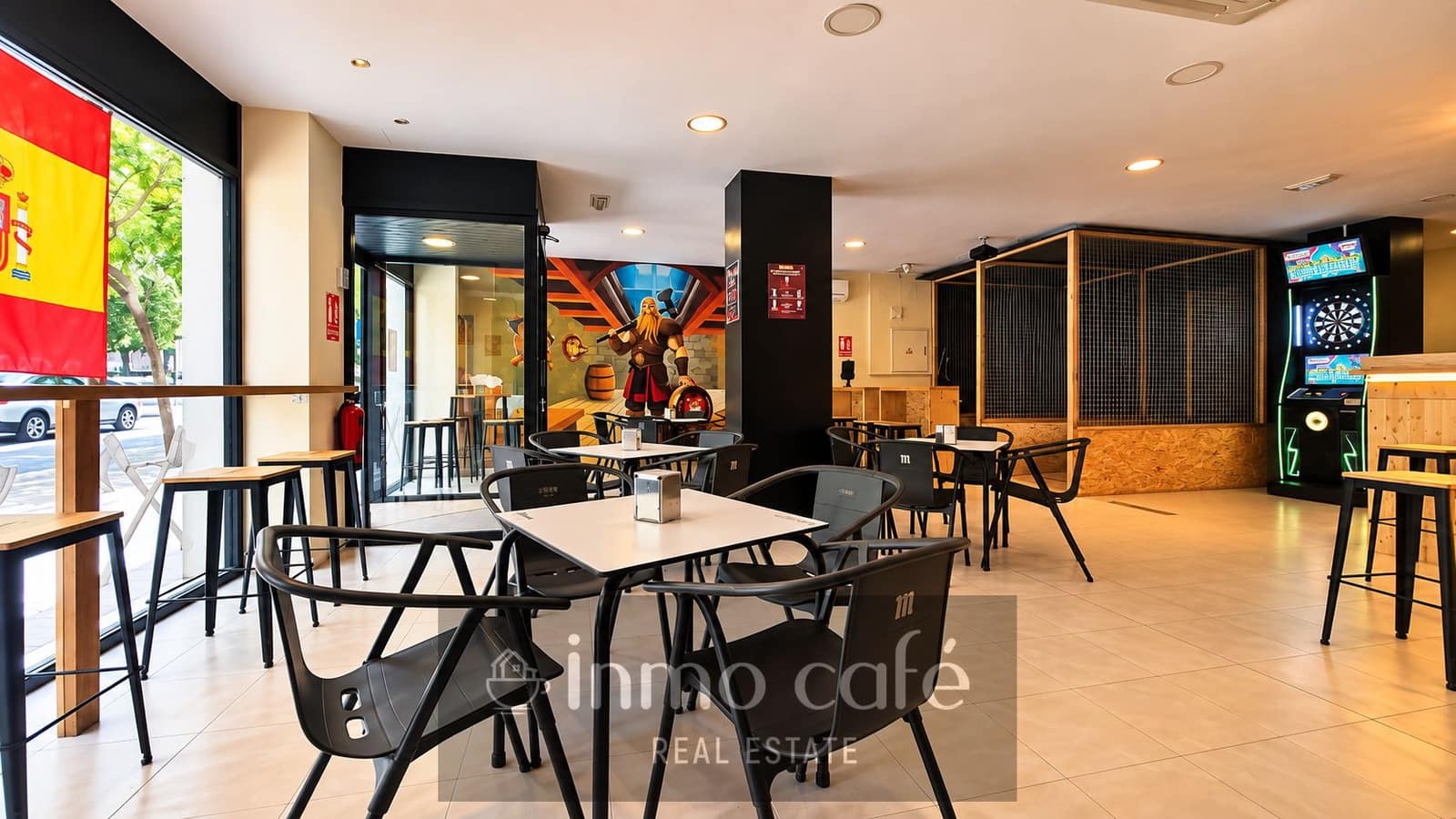 Commercial for sale in Alicante / Alacant city with garage - € 115,000 (Ref: 9979158)