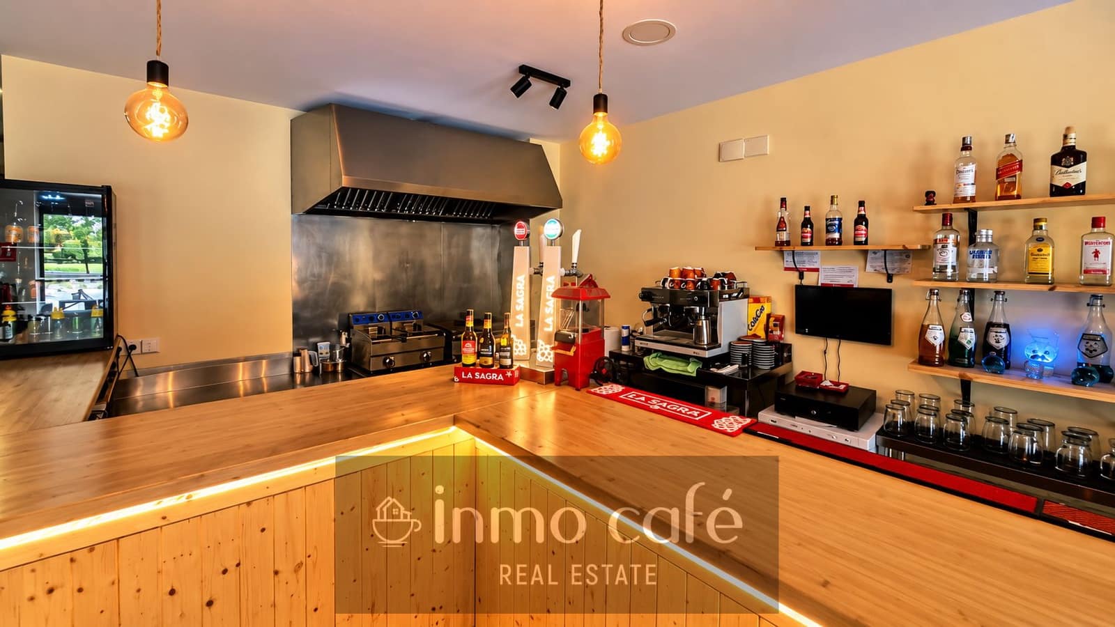 Commercial for sale in Alicante / Alacant city with garage - € 115,000 (Ref: 9979158)